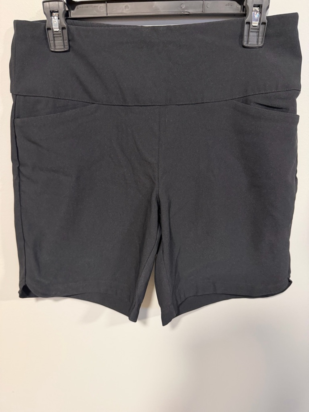 Lady Hagen Black Golf Shorts Tummy Control 7” Inseam Pockets Size M NWT